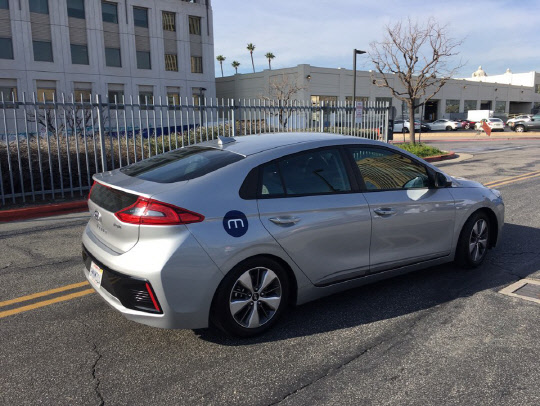 미국 캘리포니아주(州) LA(로스앤젤레스) 유니언역 인근에서 주행 중인 모션 랩 차량. <김양혁 기자>